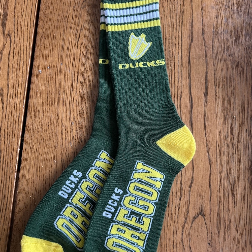 Oregon Ducks FBF Originals Men’s Large Socks Forest Green